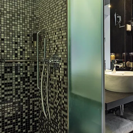 Hf Fenix Music 3* リスボン